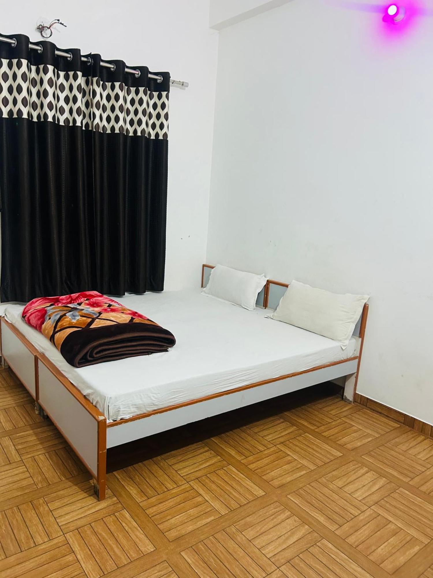 Milan Hotel & Restaurant Sikar Extérieur photo